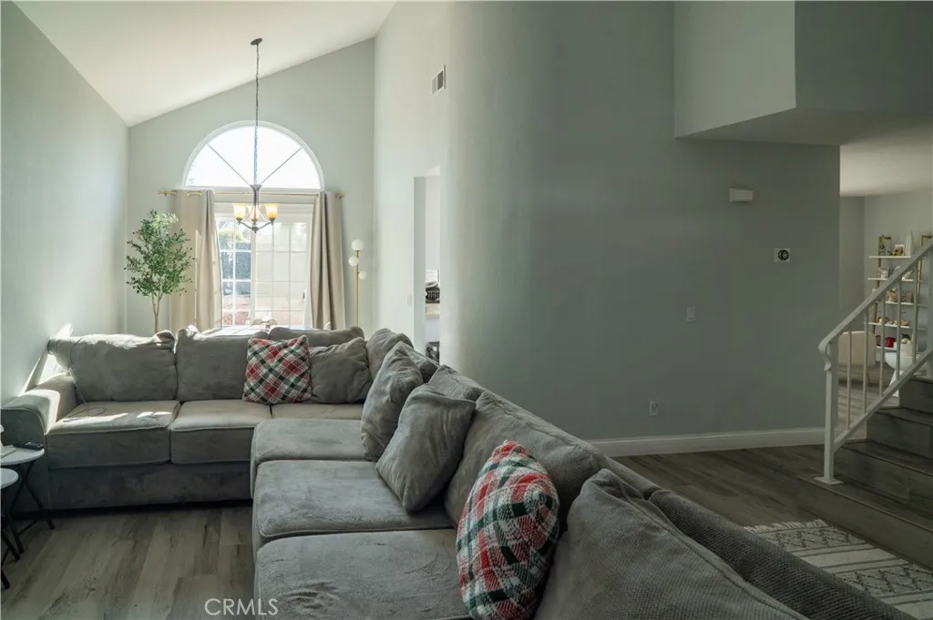 1454 Cresta, Corona, California 92879 home-pic-8
