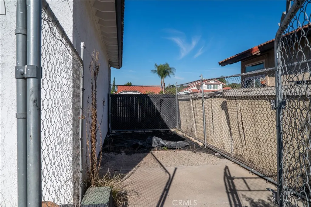 1454 Cresta, Corona, California 92879 home-pic-31