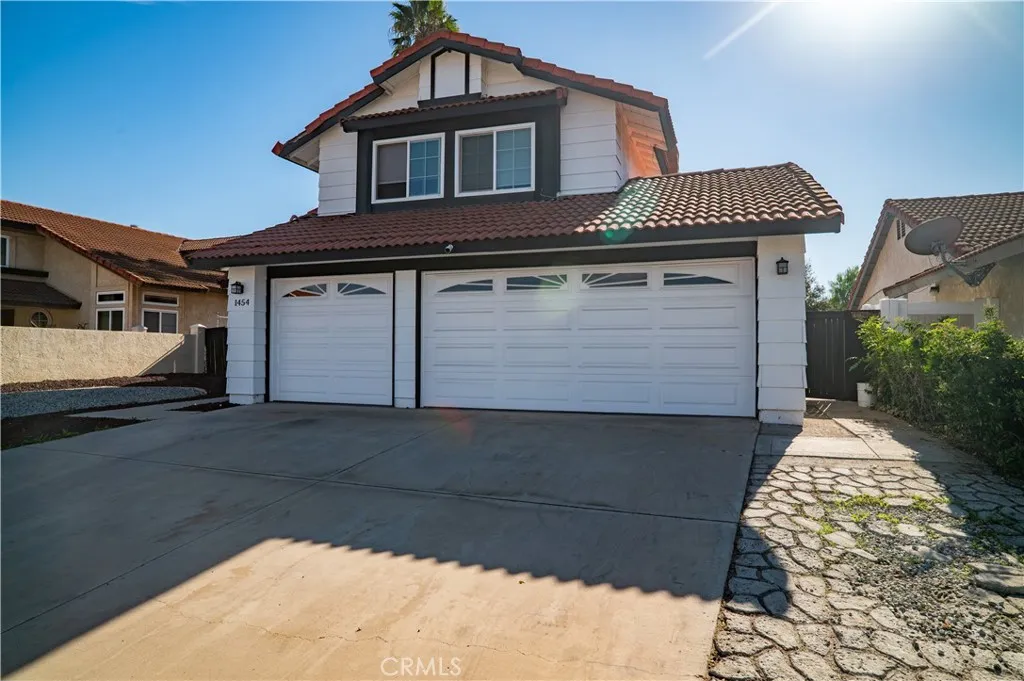 1454 Cresta, Corona, California 92879 home-pic-5