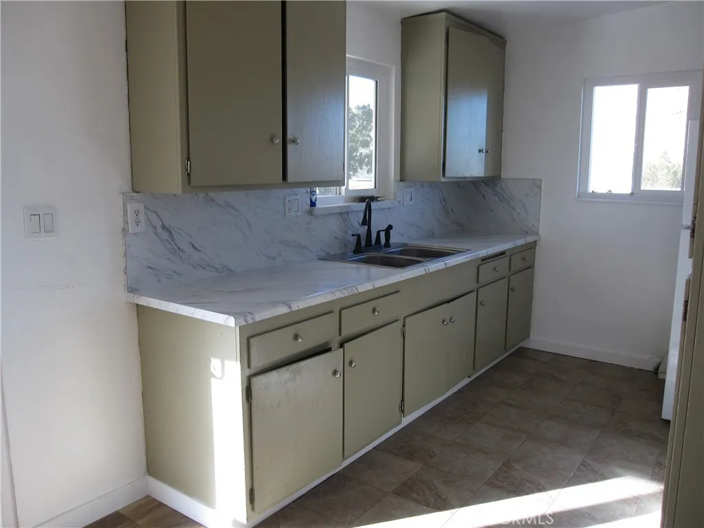 5954 Valley View Street, Joshua Tree, California 92252 home-pic-9