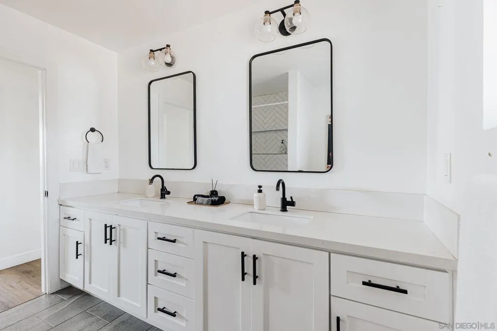 3805 Atascadero Dr, San Diego, California 92107 home-pic-19