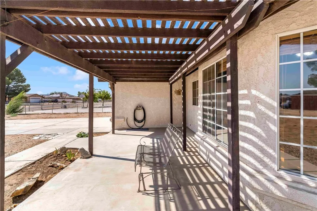 15189 Tonikan, Apple Valley, California 92307 home-pic-7