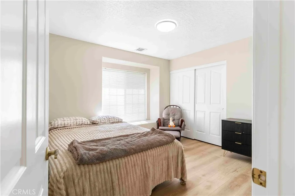 15189 Tonikan, Apple Valley, California 92307 home-pic-24