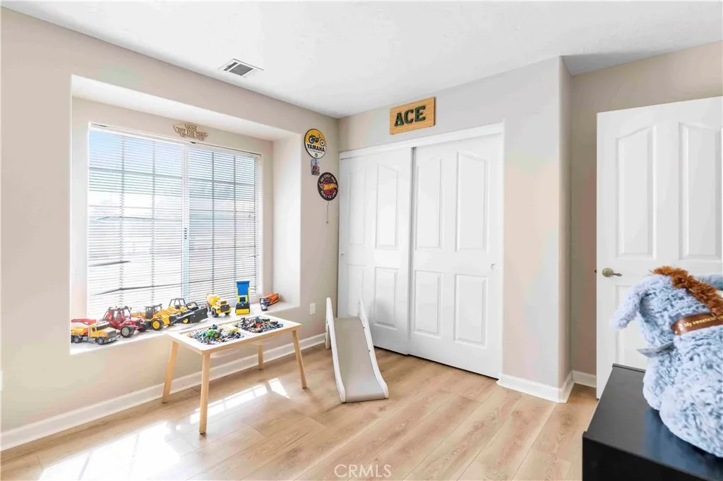 15189 Tonikan, Apple Valley, California 92307 home-pic-25