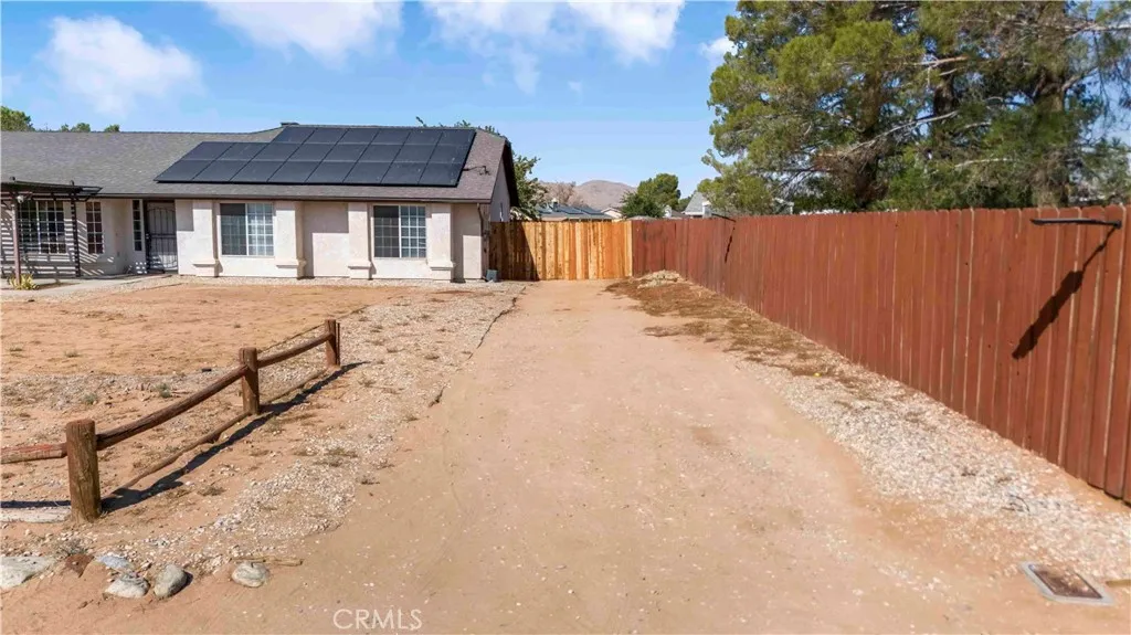 15189 Tonikan, Apple Valley, California 92307 home-pic-4