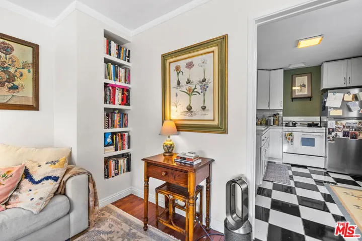 Unit 3053 1/2 Living Space & K