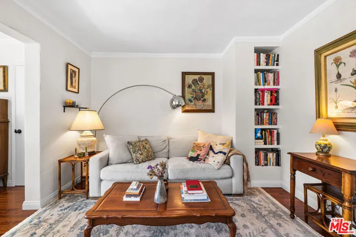 Unit 3053 1/2 Living Space