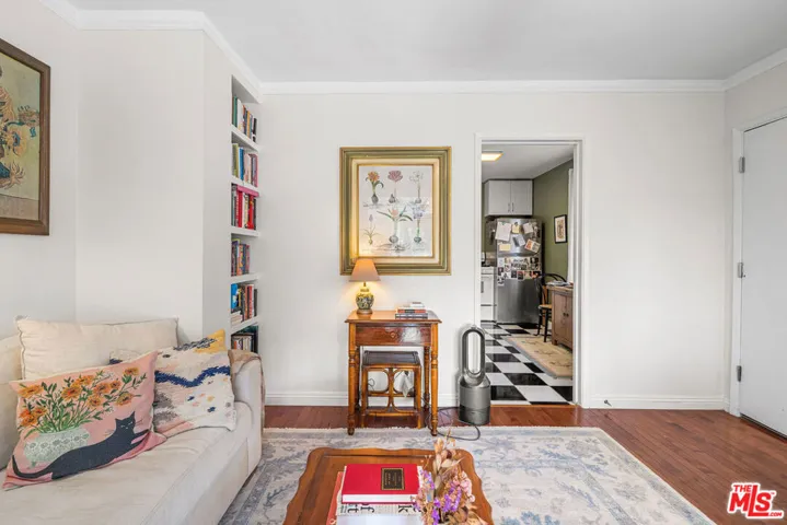 Unit 3053 1/2 Living Space