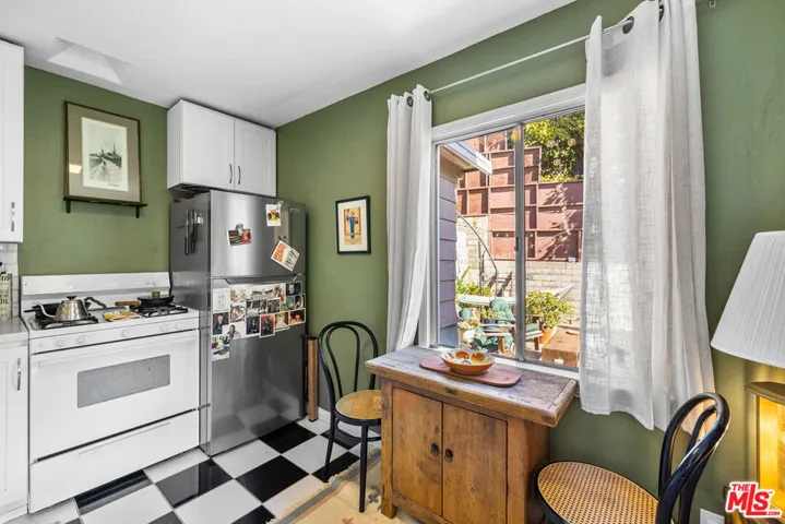 Unit 3053 1/2 Kitchen