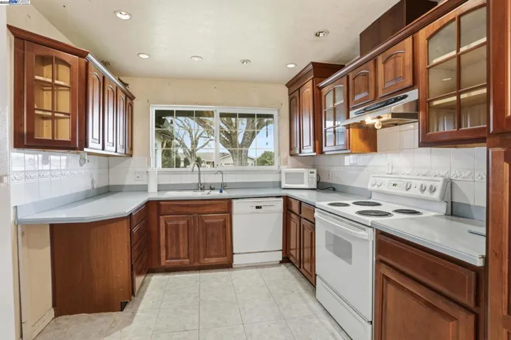 300 N Park Victoria Dr, Milpitas, California 95035