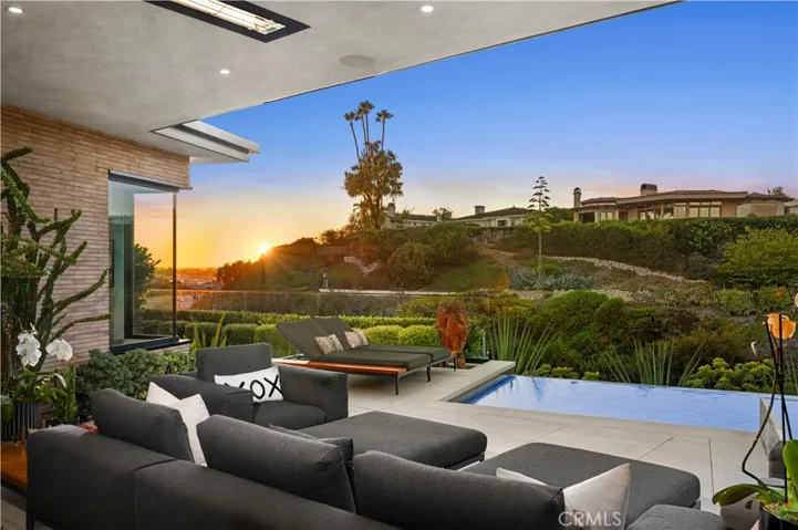 1521 Bayadere Terrace, Corona Del Mar, California 92625
