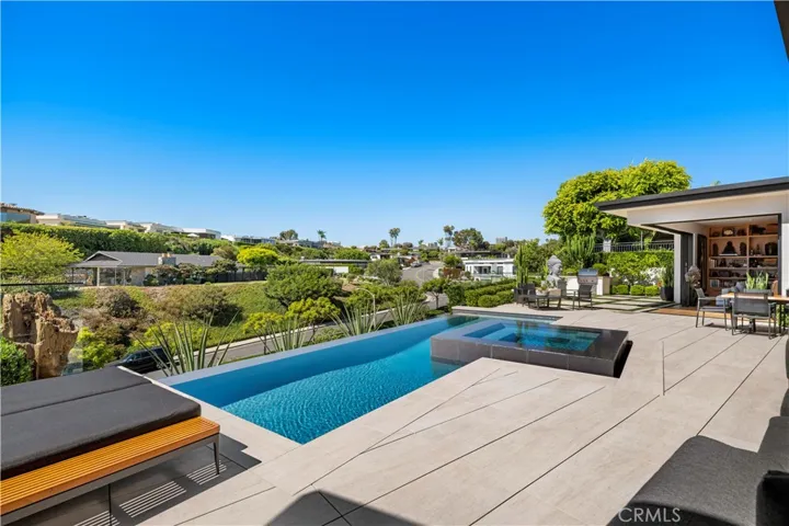 1521 Bayadere Terrace, Corona Del Mar, California 92625