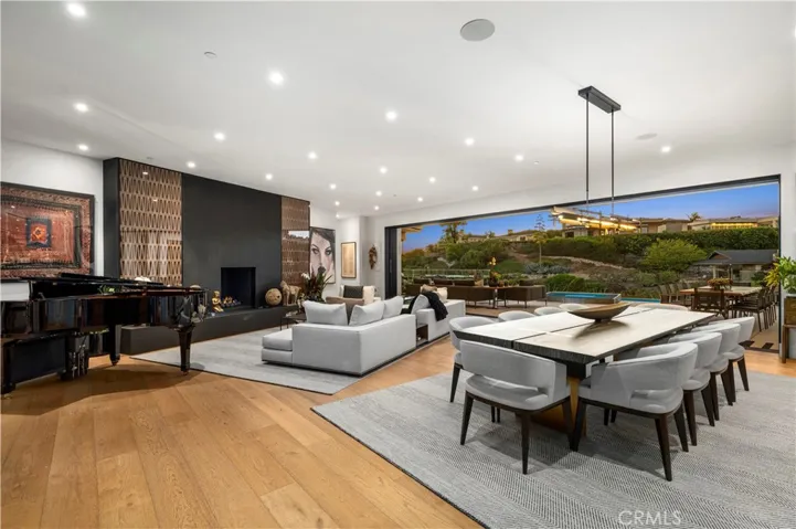 1521 Bayadere Terrace, Corona Del Mar, California 92625