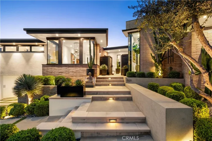 1521 Bayadere Terrace, Corona Del Mar, California 92625