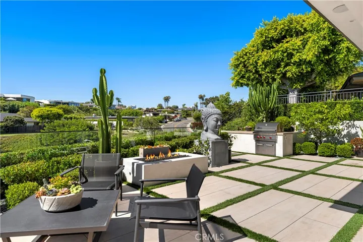 1521 Bayadere Terrace, Corona Del Mar, California 92625