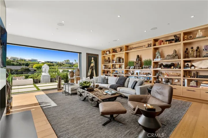 1521 Bayadere Terrace, Corona Del Mar, California 92625