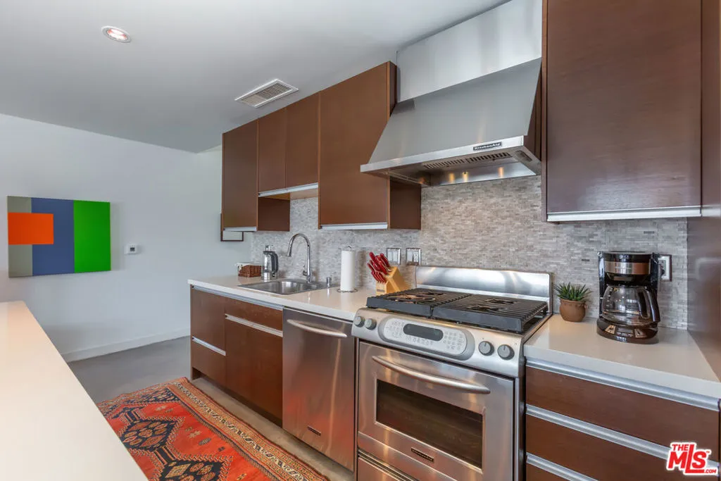 615 Hampton Drive A304, Venice, California 90291 home-pic-9