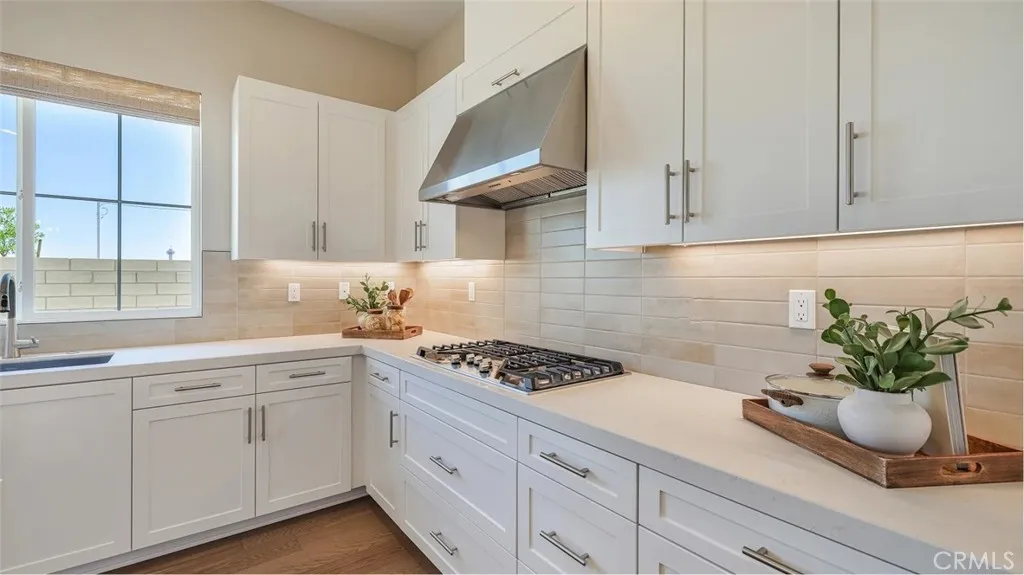 27329 Shore Pine Place, Valencia, California 91381 home-pic-3