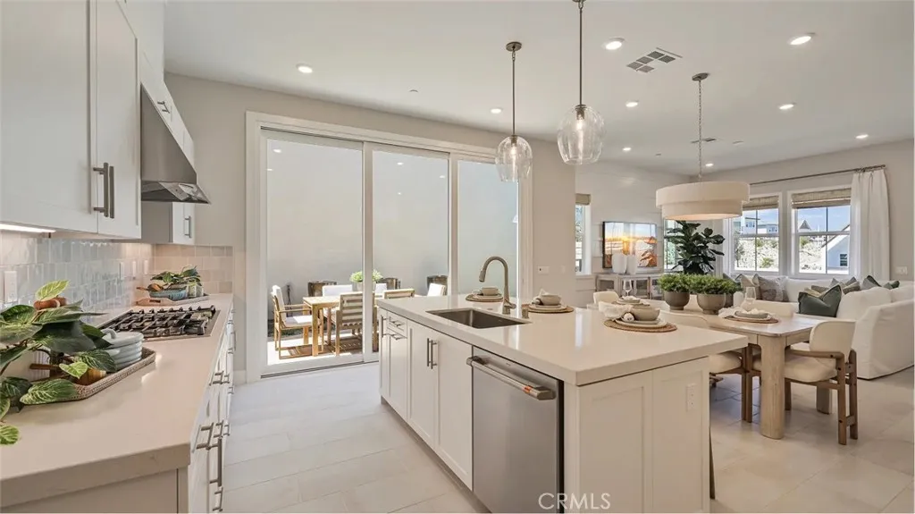 27325 Shore Pine Place, Valencia, California 91381 home-pic-2