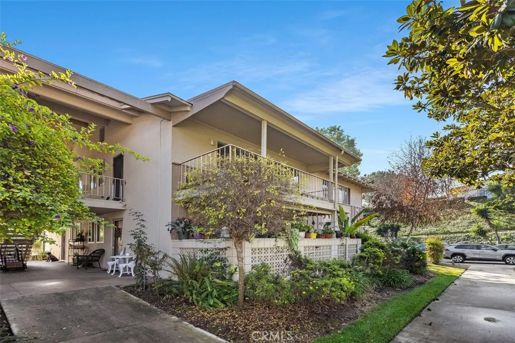 57 Calle Cadiz O, Laguna Woods, California 92637 home-pic-0