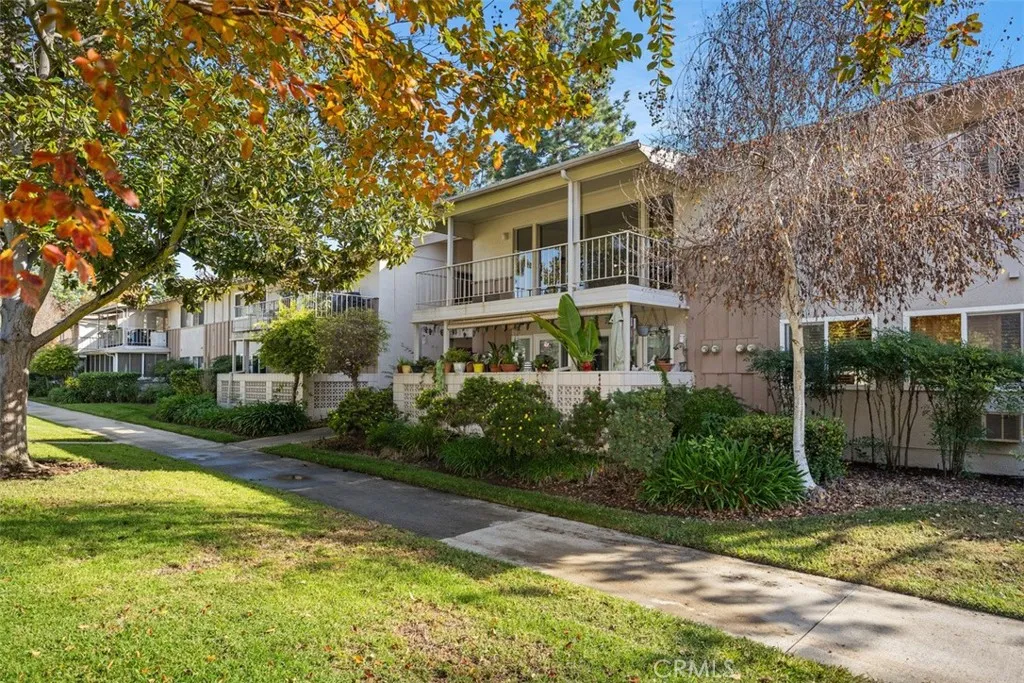 57 Calle Cadiz O, Laguna Woods, California 92637 home-pic-1