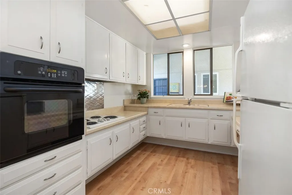 57 Calle Cadiz O, Laguna Woods, California 92637 home-pic-9