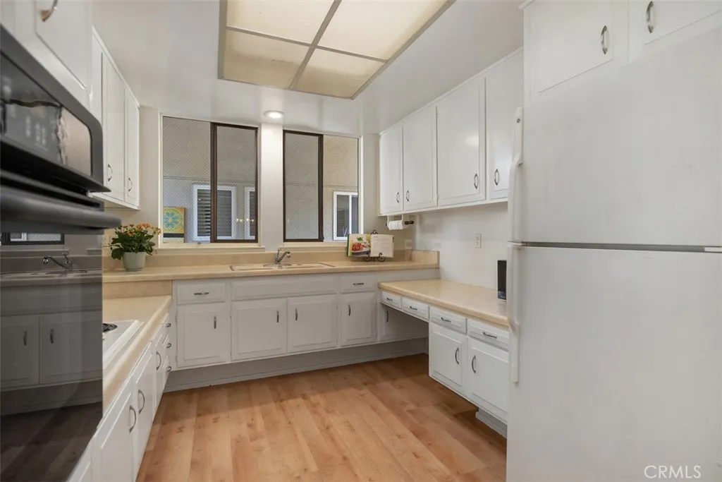 57 Calle Cadiz O, Laguna Woods, California 92637 home-pic-8