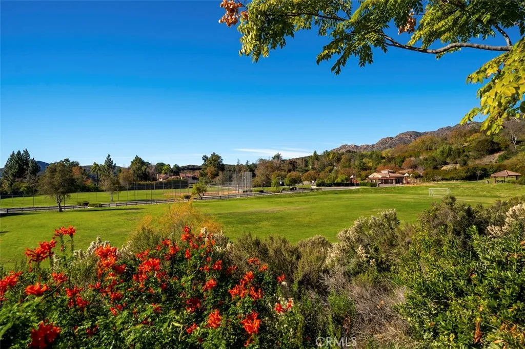 6553 Smoke Tree Avenue, Oak Park, California 91377 home-pic-35