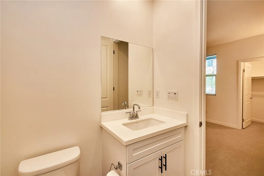 944 N Divino Privado, Ontario, California 91764 home-pic-9