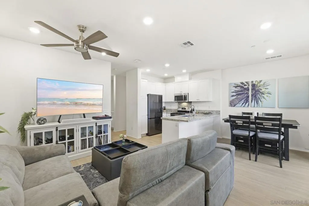 24120 Dolcetto Ave 804, Murrieta, California 92562 home-pic-1