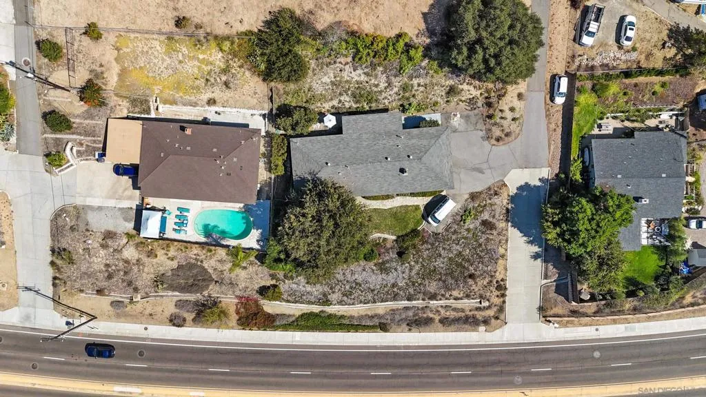 1724 S Santa Fe Ave, Vista, California 92084 home-pic-18