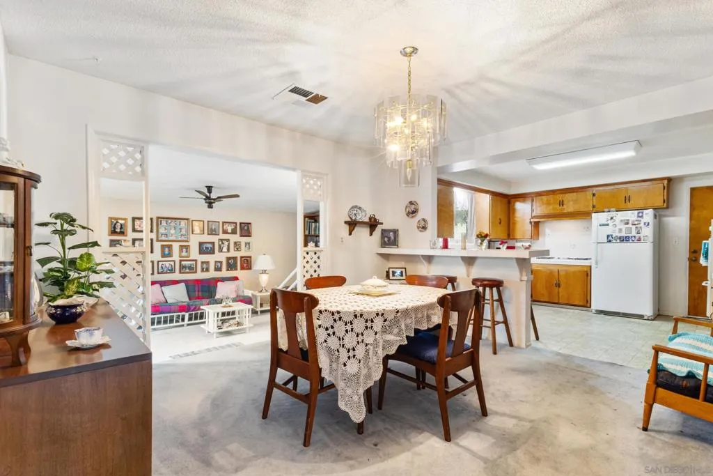 1724 S Santa Fe Ave, Vista, California 92084 home-pic-1