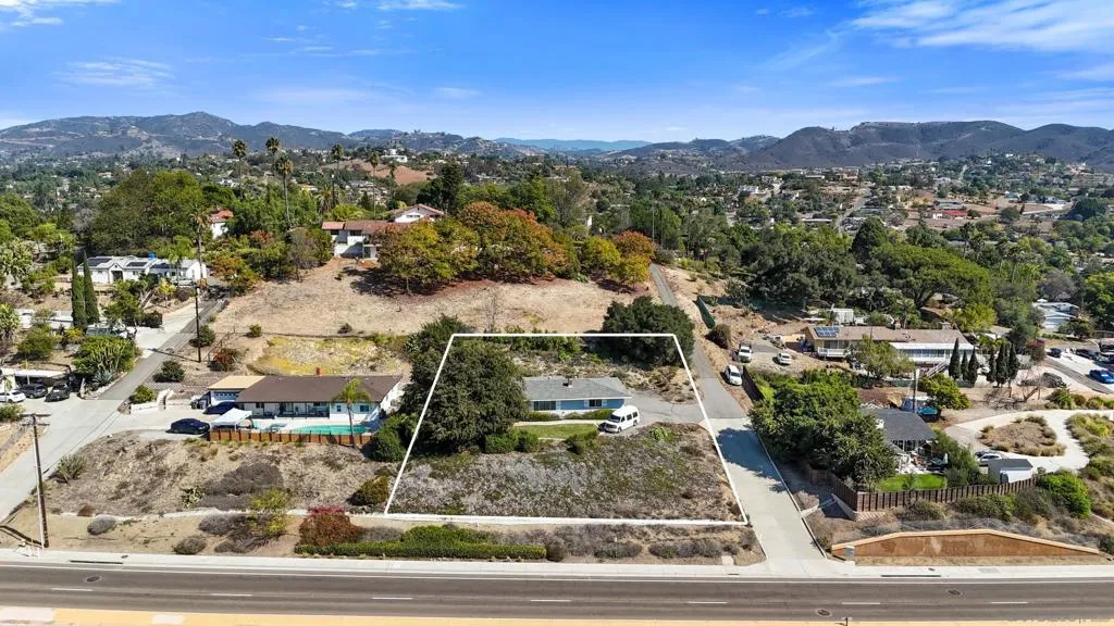 1724 S Santa Fe Ave, Vista, California 92084 home-pic-22