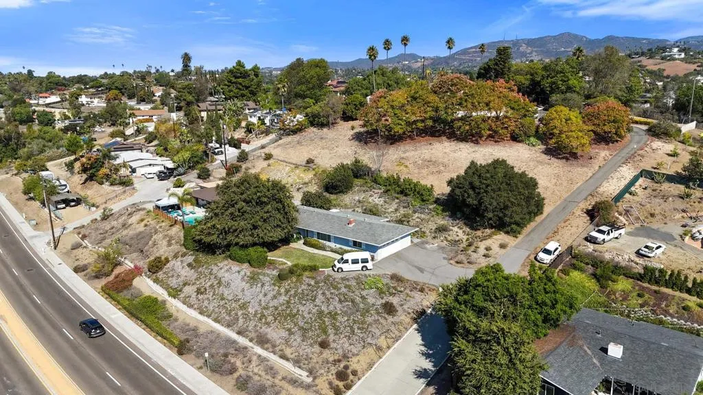 1724 S Santa Fe Ave, Vista, California 92084 home-pic-19