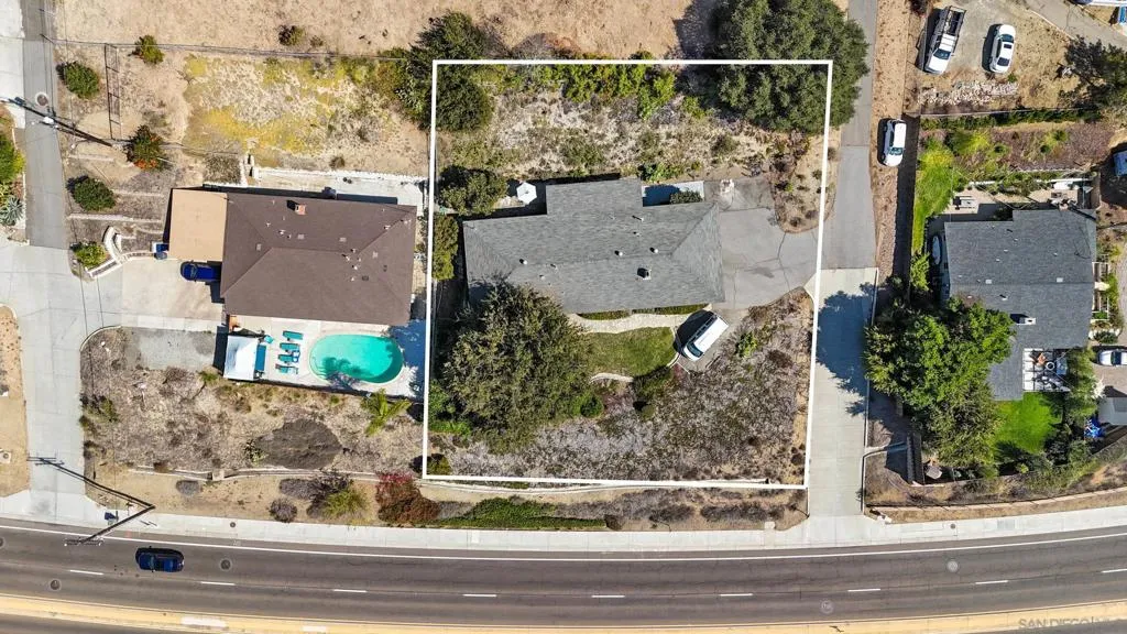 1724 S Santa Fe Ave, Vista, California 92084 home-pic-23
