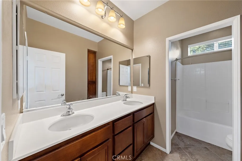 29351 Castaway Court, Menifee, California 92585 home-pic-20