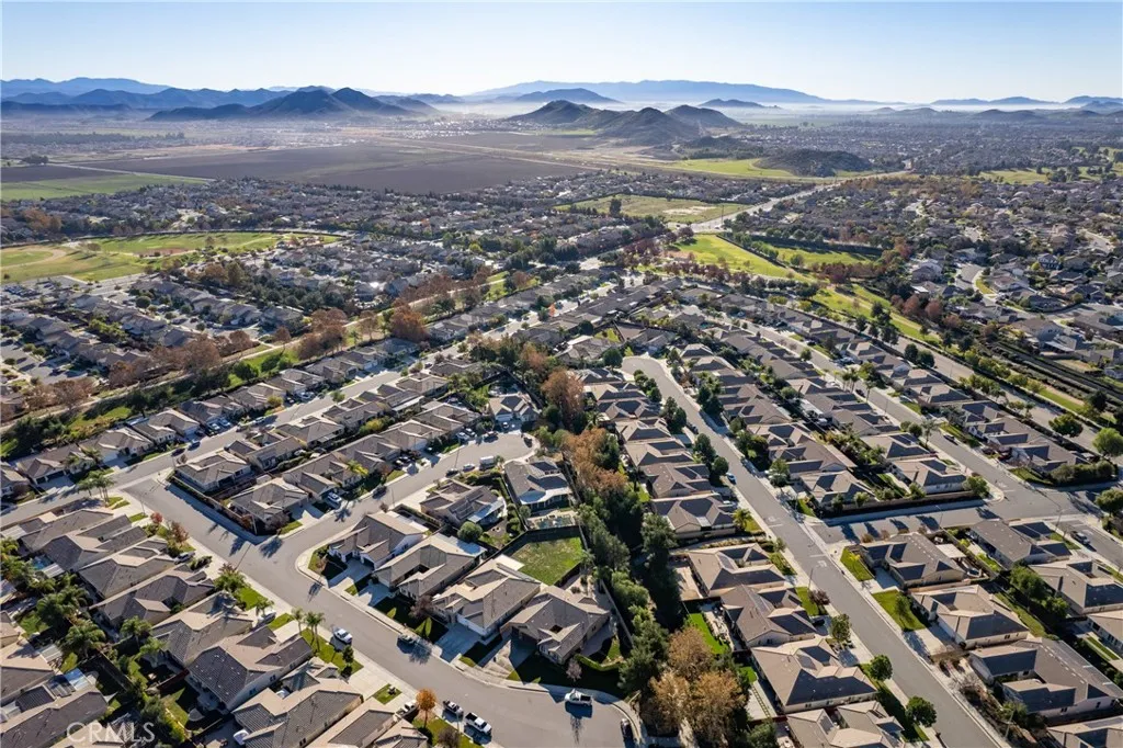 29351 Castaway Court, Menifee, California 92585 home-pic-46