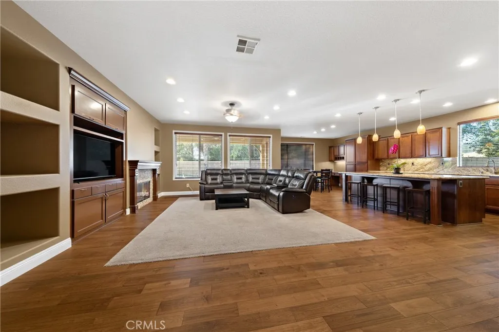 29351 Castaway Court, Menifee, California 92585 home-pic-4