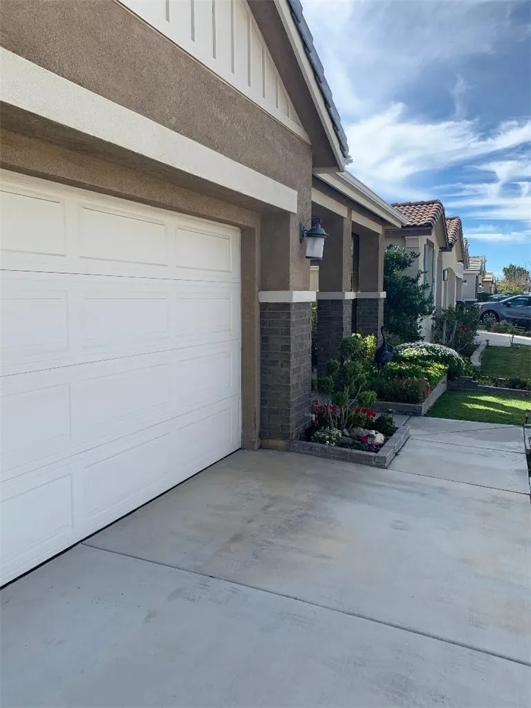 18319 Lapis Lane, San Bernardino, California 92407 home-pic-5