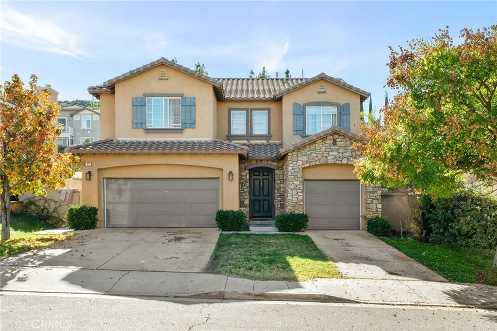 12 Plaza Avila, Lake Elsinore, California 92532 home-pic-1