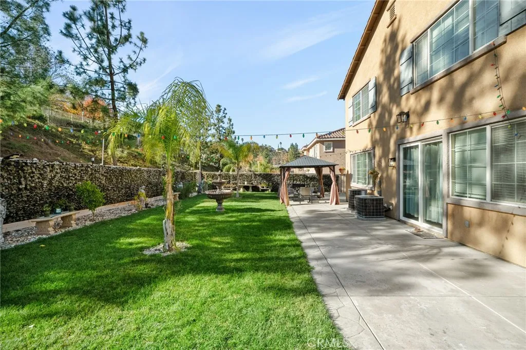 12 Plaza Avila, Lake Elsinore, California 92532 home-pic-34