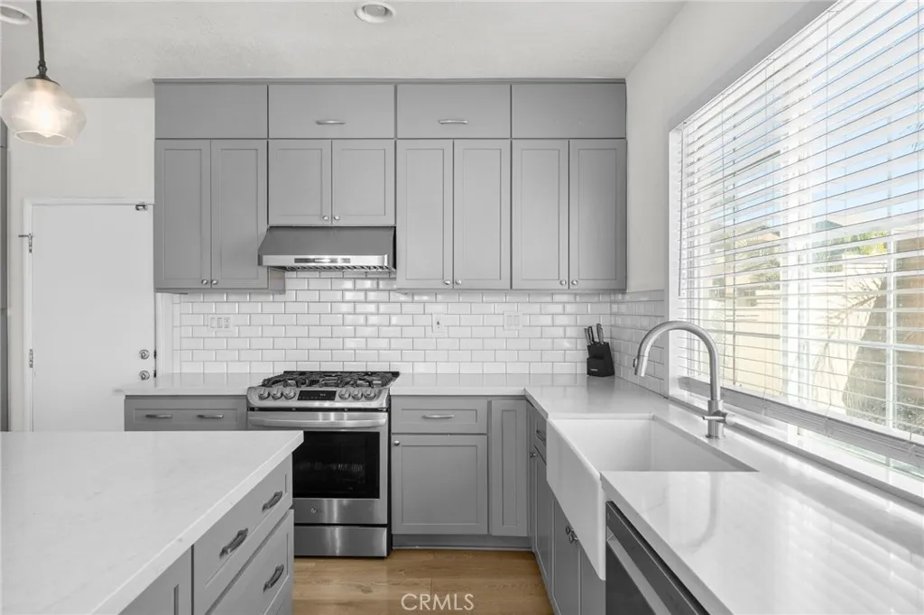 12 Plaza Avila, Lake Elsinore, California 92532 home-pic-12