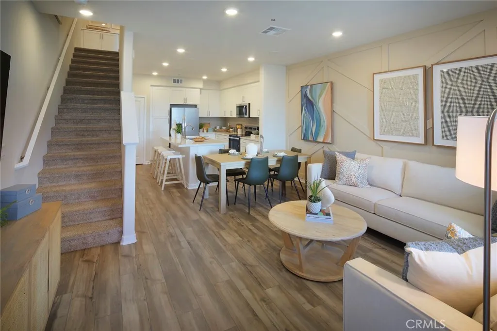 9527 Hannah Way, Riverside, California 92503 home-pic-6