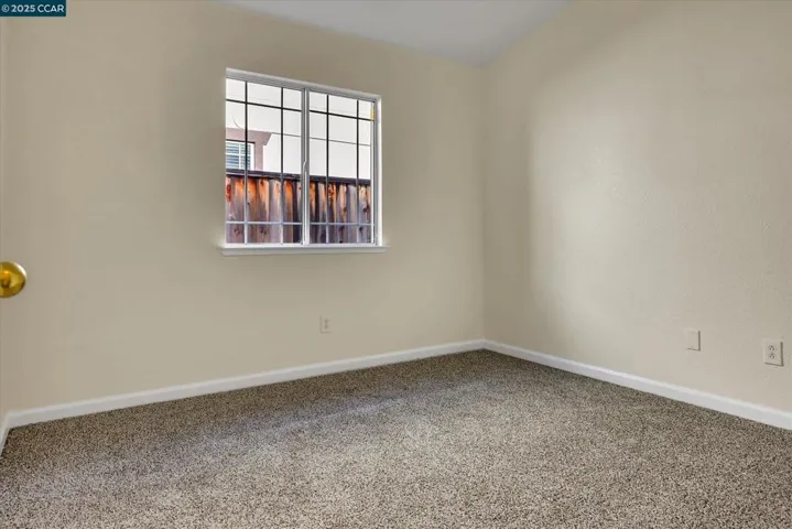 220 Roundhill Dr, Vacaville, California 95687