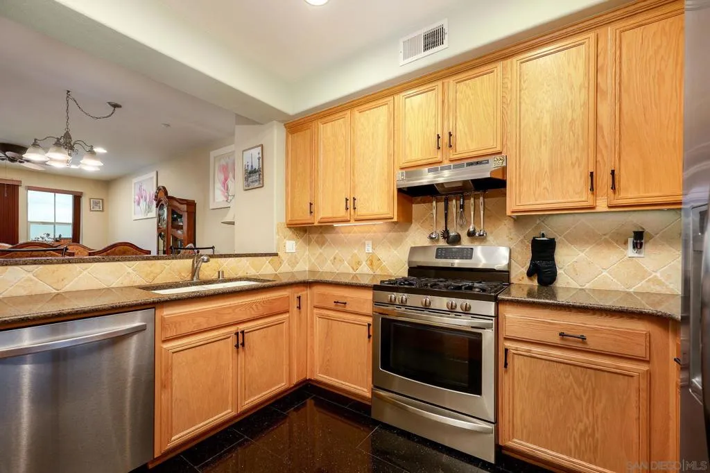 1338 Caminito Fabrizio 73, Chula Vista, California 91915 home-pic-11
