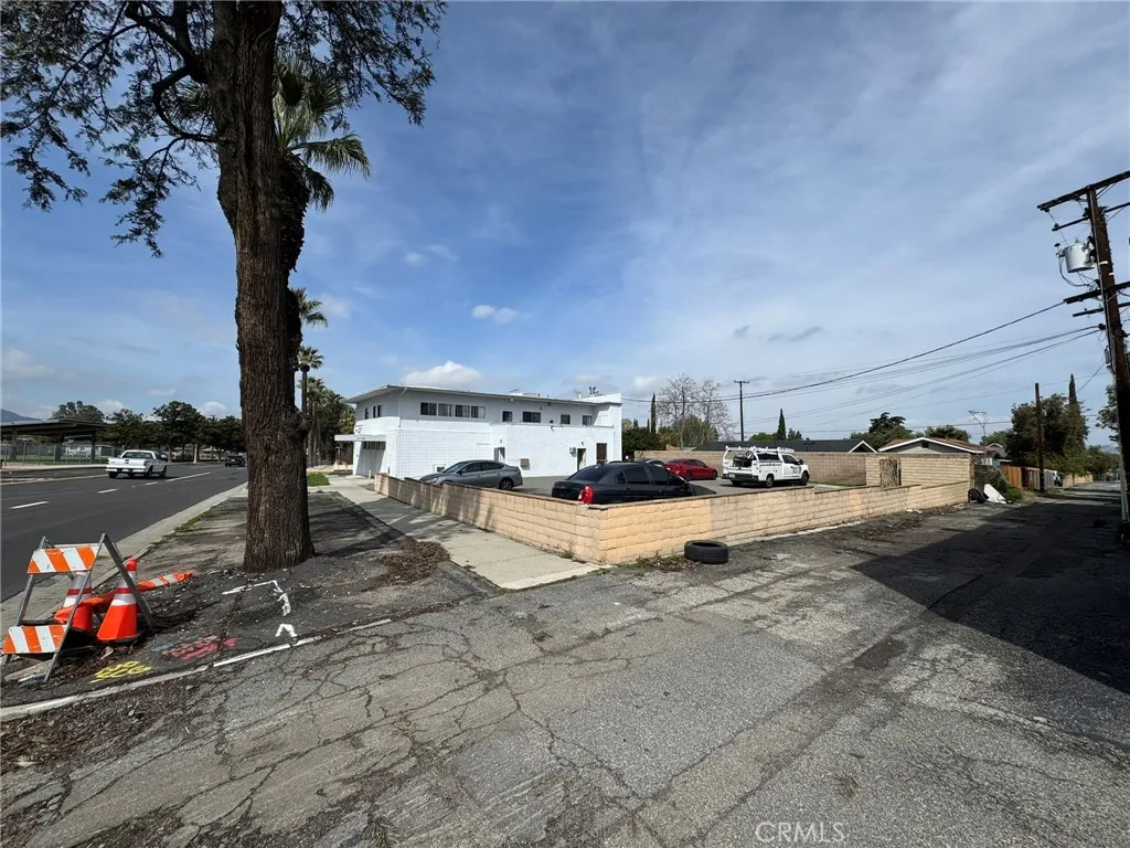 1185 W Grand, Corona, California 92882 home-pic-3