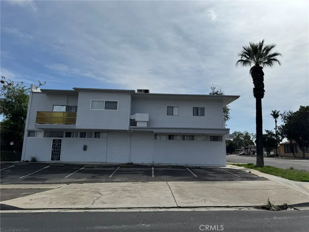 1185 W Grand, Corona, California 92882 home-pic-4