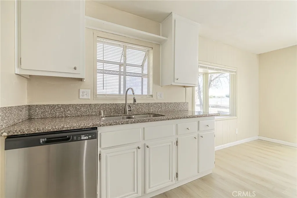 41136 174th E, Lancaster, California 93535 home-pic-16