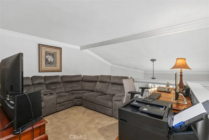 Spacious upstairs loft. Movie room ... office ... versatile!!