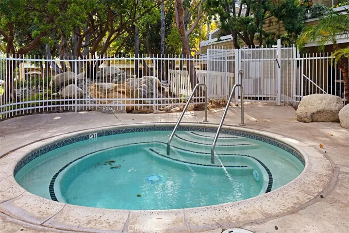 Community spa, steps away from unit!